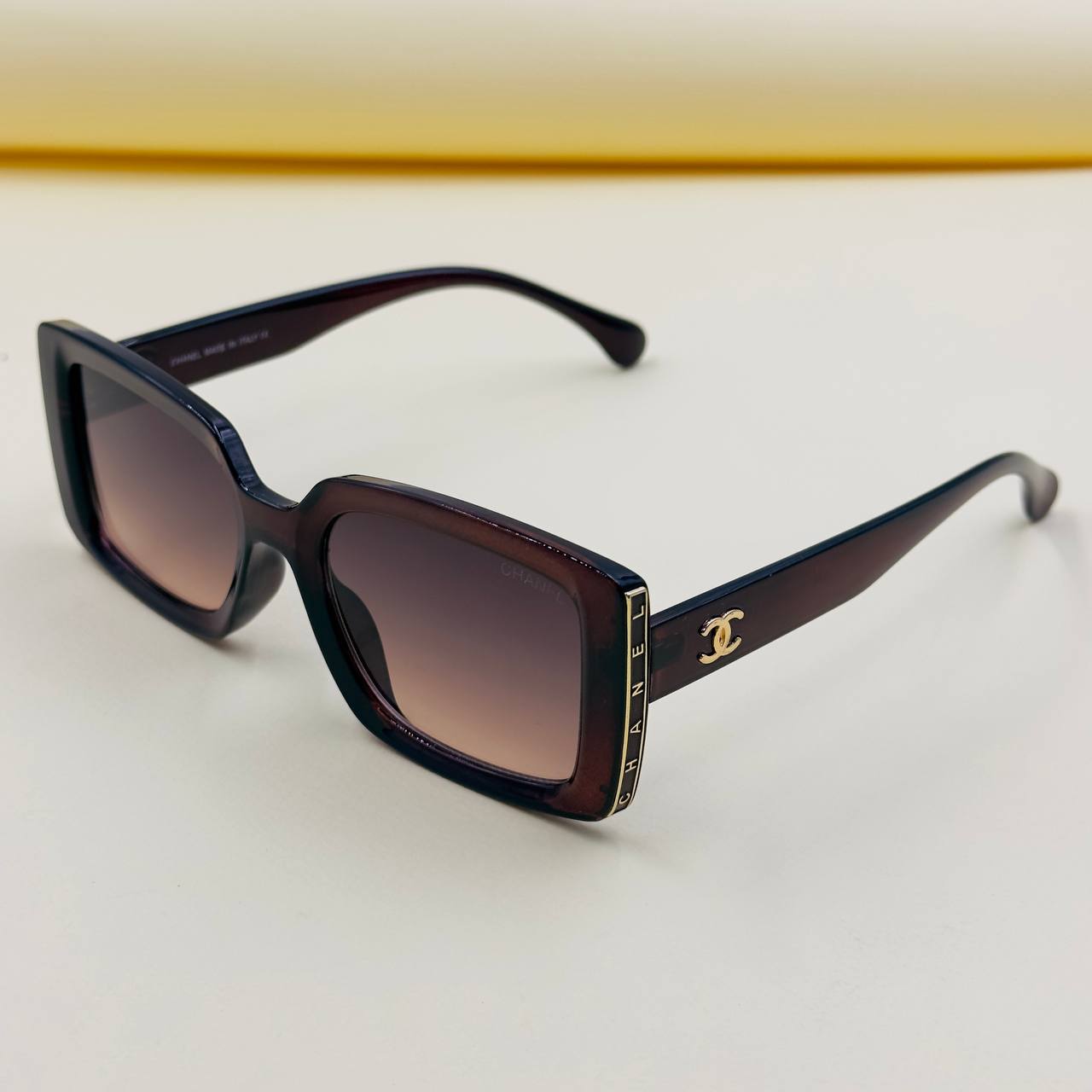 EB13 عینک آفتابی زنانه طرح شنل | رنگ قهوه ای کد EB13 - Image 1