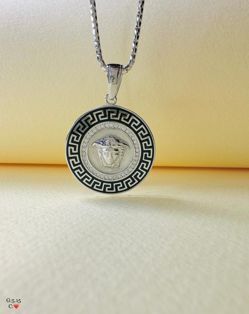 پلاک نقره زنانه طرح ورساچه | دایره | اسپرت
