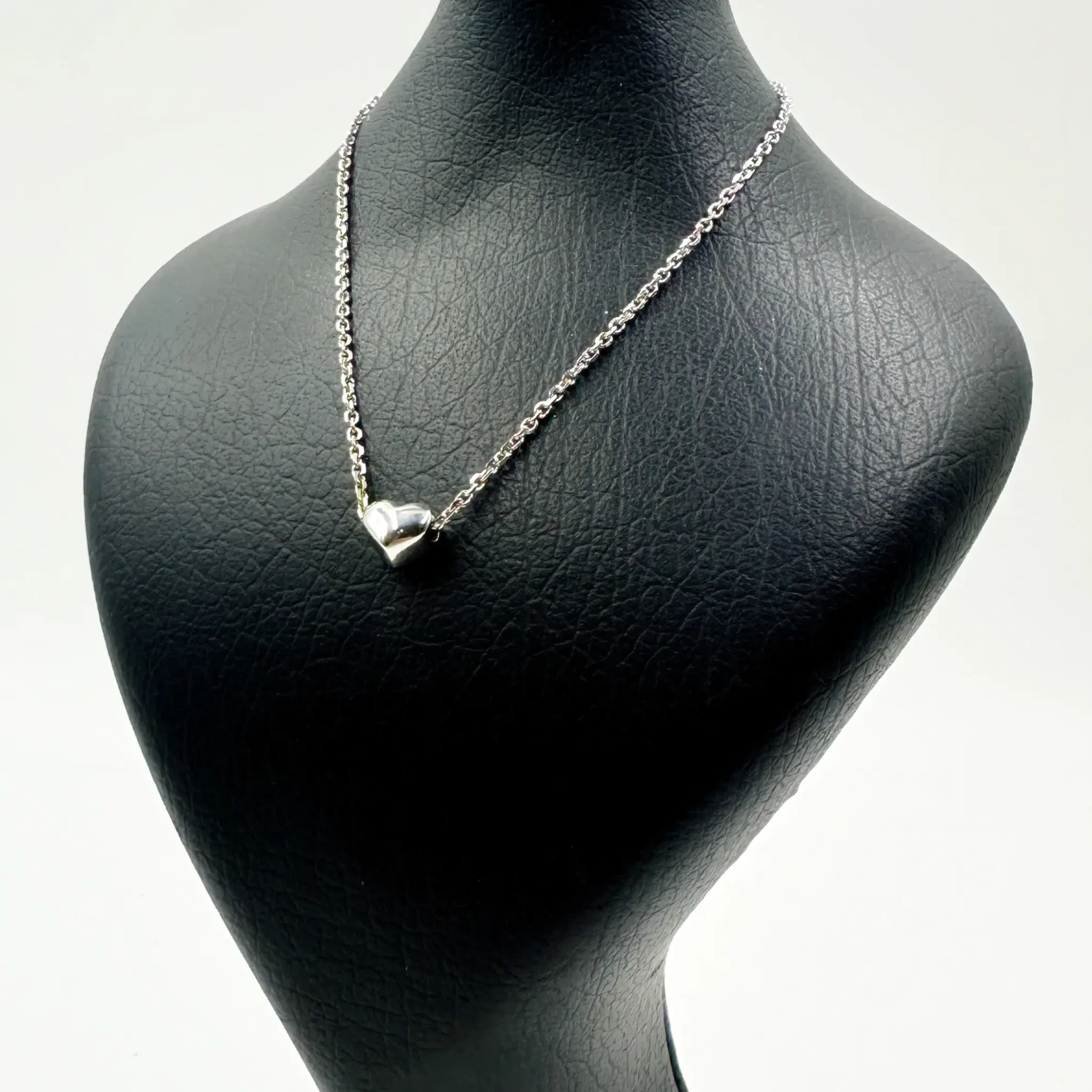 پلاک زنجیر نقره زنانه | قلب تک | مینیمال